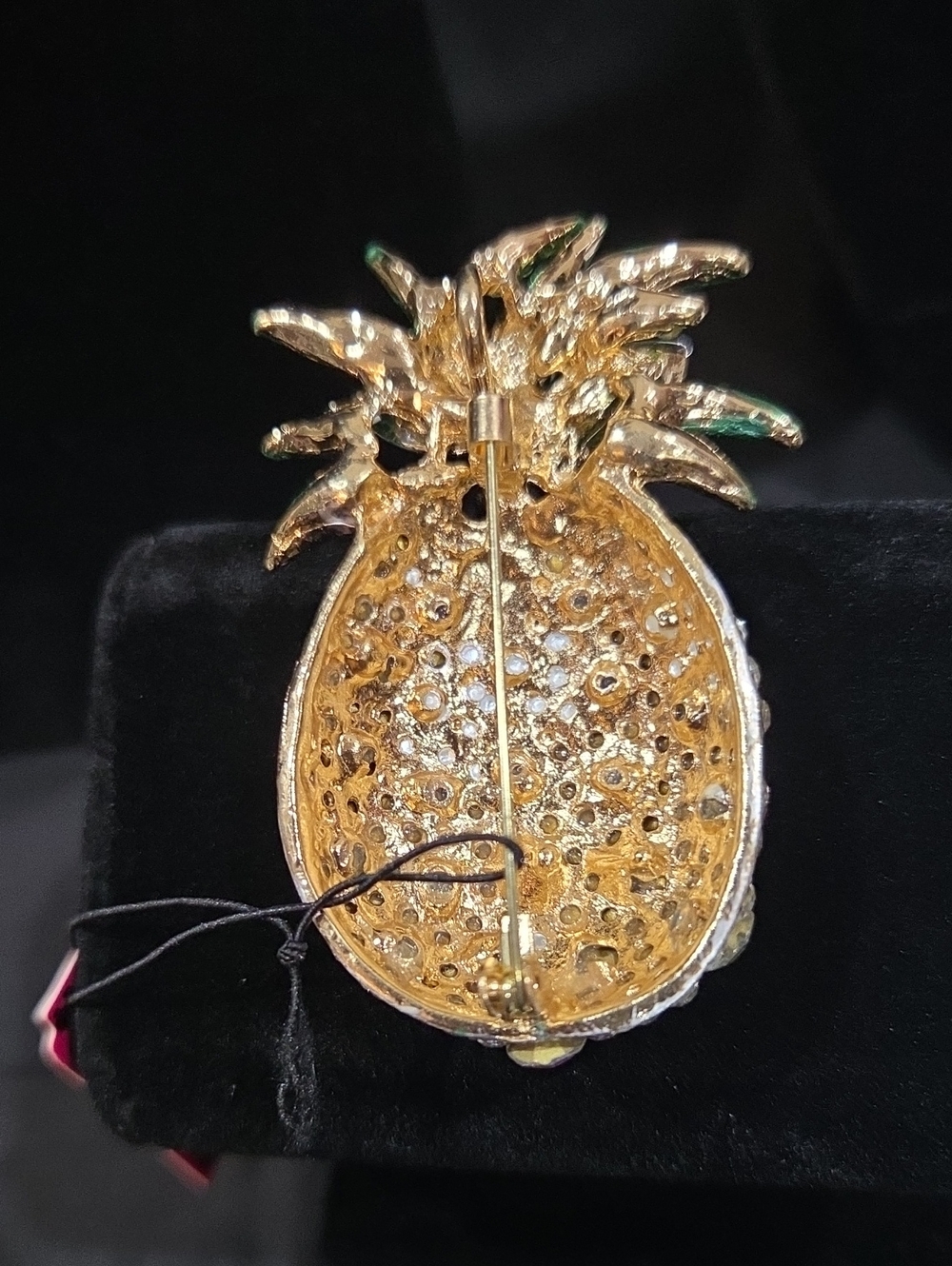 BETSEY JOHNSON PINEAPPLE BROOCH/PENDANT - Picture 3 of 3